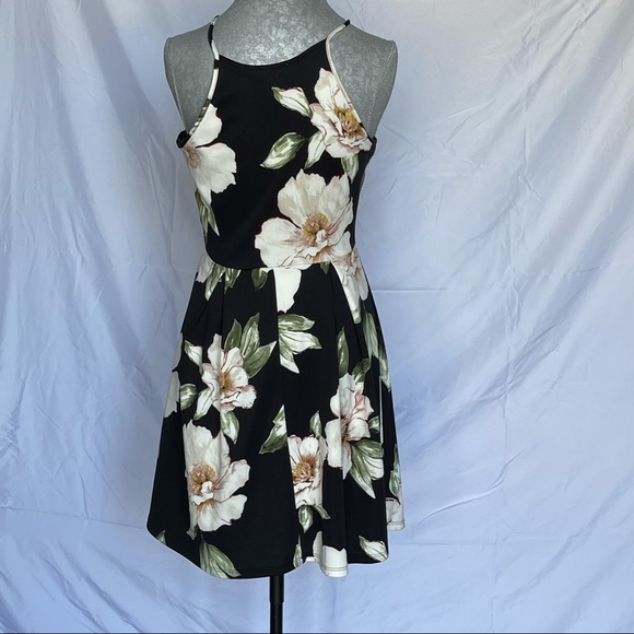 MONTEAU SLEEVELESS RACER BACK FLORAL DRESS - Picture 4 of 15